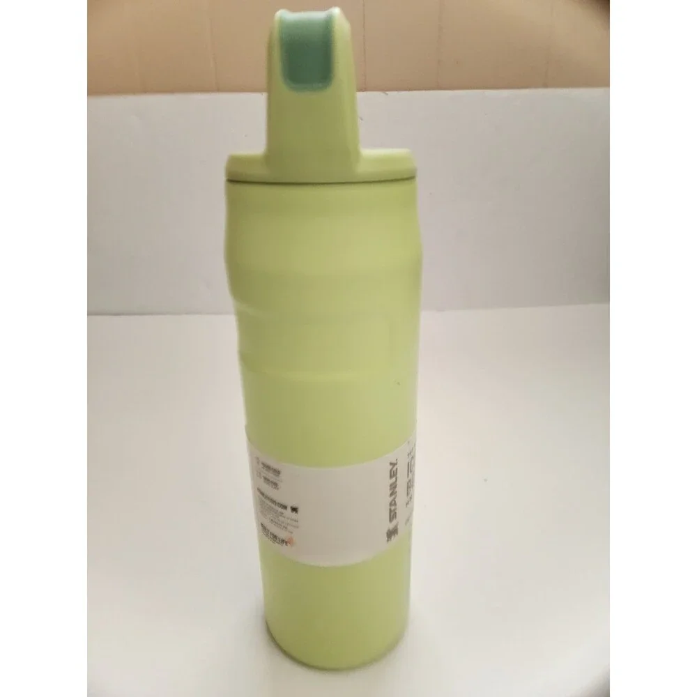 Stanley The Aerolight Iceflow Bottle 24oz Pastel Green With Cap And Carry + Lid - Picture 5 of 10